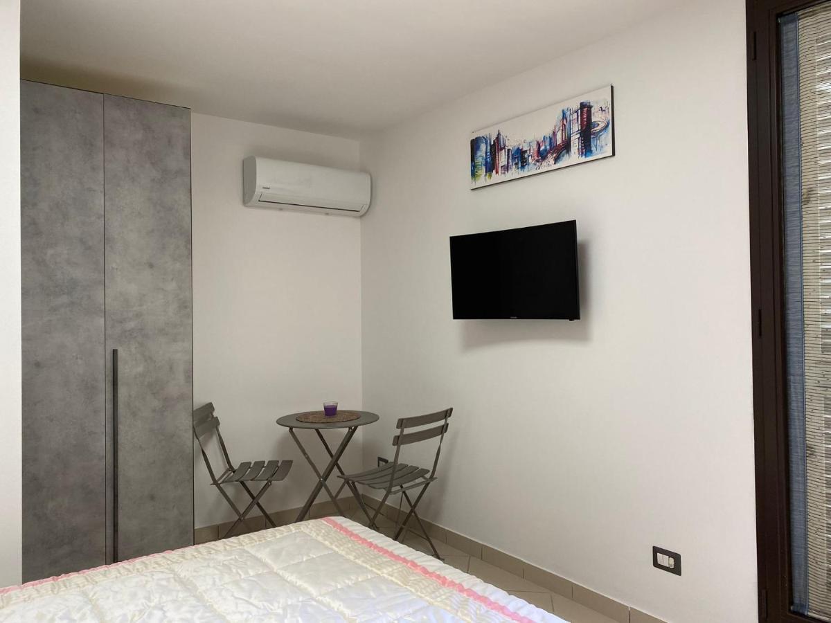 Room Mazzini Lecce Exterior foto